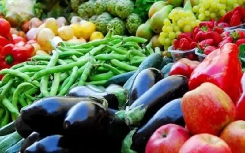 استقرار ملحوظ في أسعار الخضراوات والفاكهة بأسواق محافظة أسوان اليوم